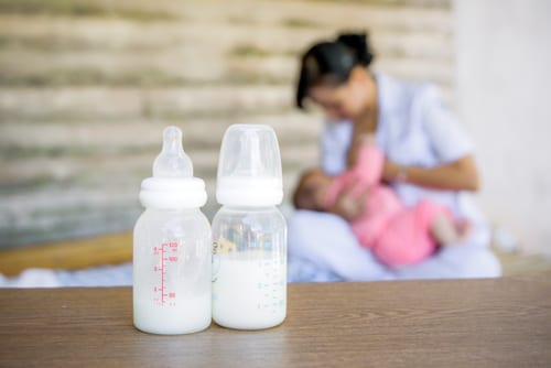 Liberty, Equality, Maternity ! How Breastfeeding and Bottle Feeding can Become Equal